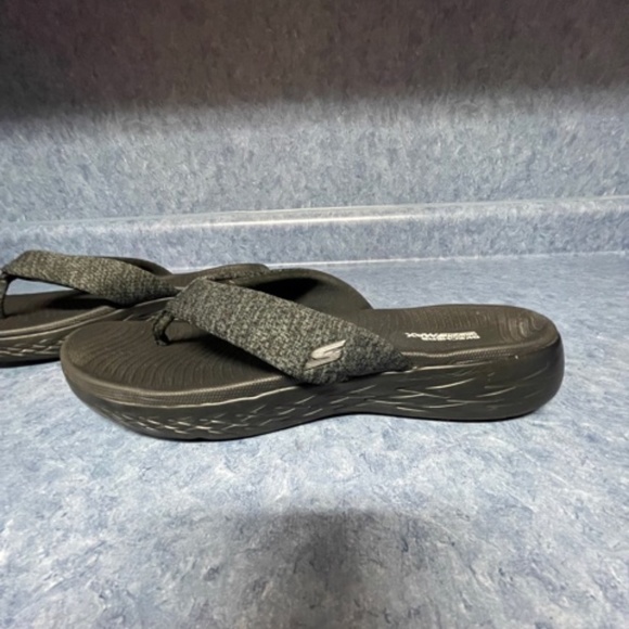 NEW Skechers Performance On The Go 600 Preferred Black Heather Sandals Size 9 - Picture 3 of 4